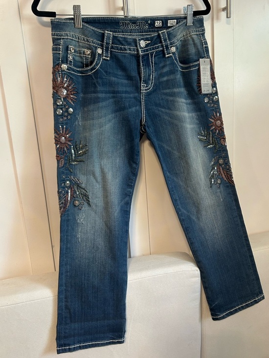 Miss Me Denim - Miss Me embroidered women's denim capri jeans